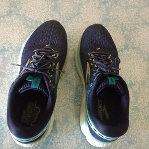 Brooks Shoes 9